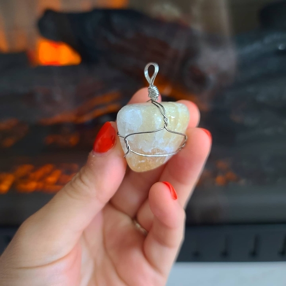 Beautiful polished Citrine Pendant - Picture 2 of 3